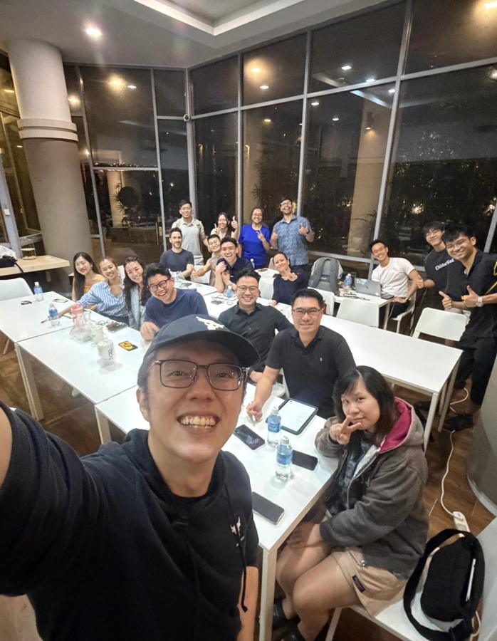 Marc's selfie with a group at a night session.